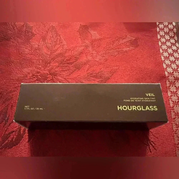 Hourglass Veil Hydrating Skin Tint Foundation - SHADE 18 - 1.1 oz / 35mL NEW - Picture 2 of 8